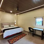 Sunrise Homestay Agra-Rooftop View Taj Mahal