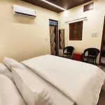 Sunrise Homestay Agra-Rooftop View Taj Mahal