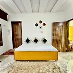 Alibaba\'S Indiana Homestay