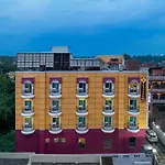 Foxoso Taj View Hotel