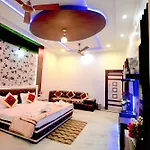 Taj Square A Luxurious Family Homestay