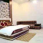 Taj Square A Luxurious Family Homestay