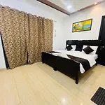 Luxury Taj Homestay, Stay 1Km Walking Distance From Taj Mahal East Gate
