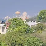 Hotel The Shanaya - Rooftop View Taj Mahal