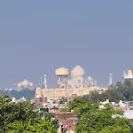 Hotel The Shanaya - Rooftop View Taj Mahal