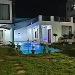 Acqua Manor Homestay