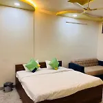 Hotel Premium Grand Fully Air Condition And Spacious Room Top Rated And Most Luxury Hotel Near Taj Mahal