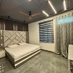 Ranaut Villa