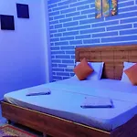 Taj Street Hostel