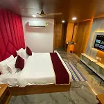 Rich Grand Hotel