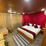 Rich Grand Hotel