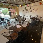 Hotel Dev Villas - 600 Meters From Taj Mahal