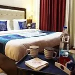 Oyo Premium Luxurious Castle