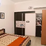 Tuk Tuk Homestay