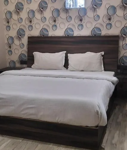 Hotel The Midnight By Wb Inn