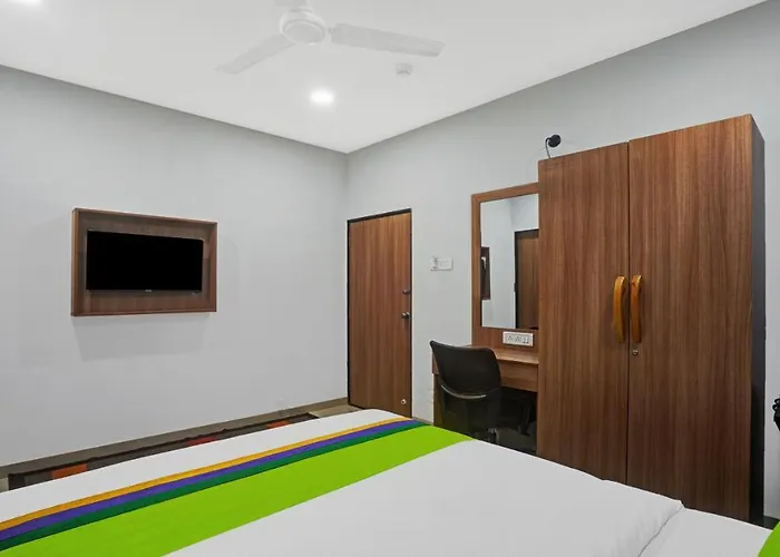 Hostella By Forever Stay // Walk-In Distance From Taj Mahal