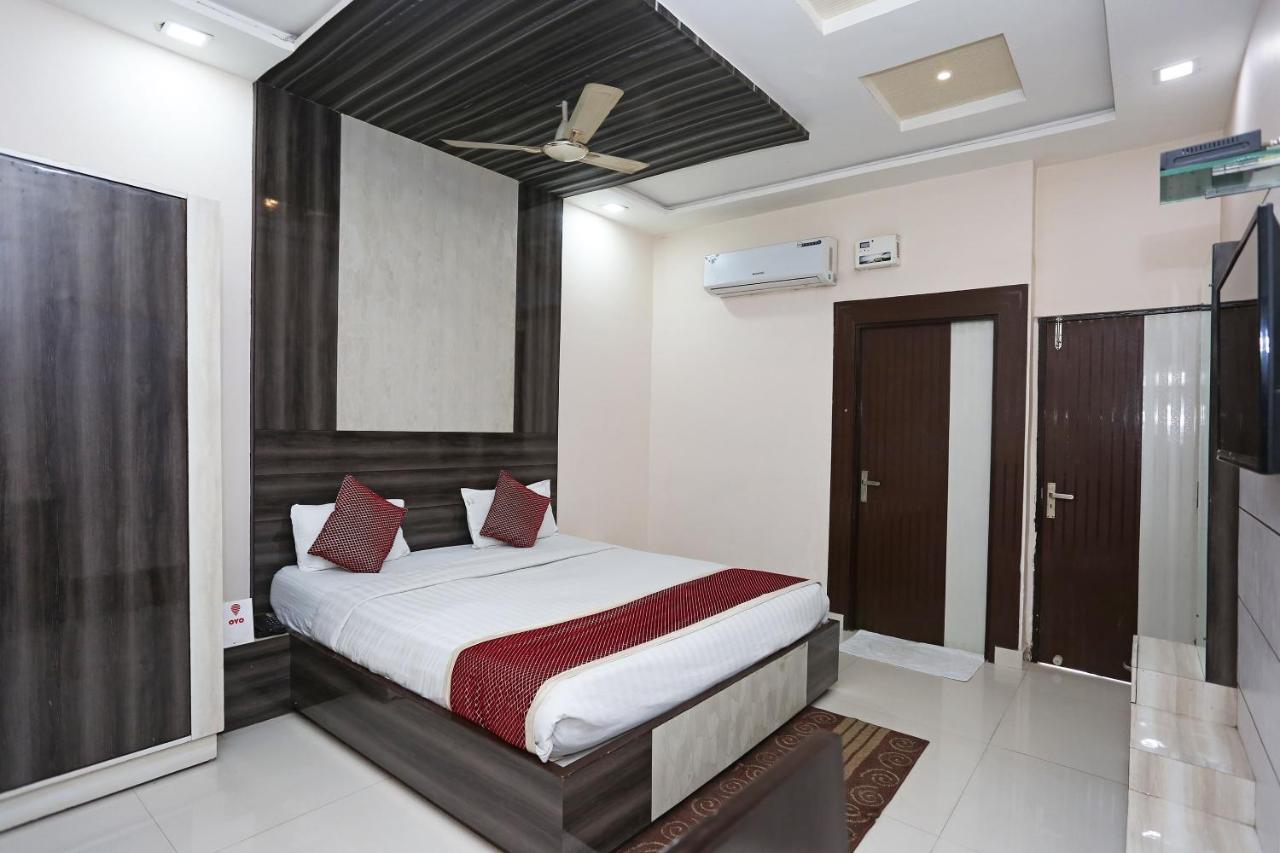 Oyo 3202 Gayatri Residency 3*
