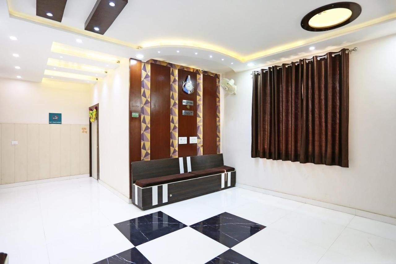 Oyo 3202 Gayatri Residency Hotel