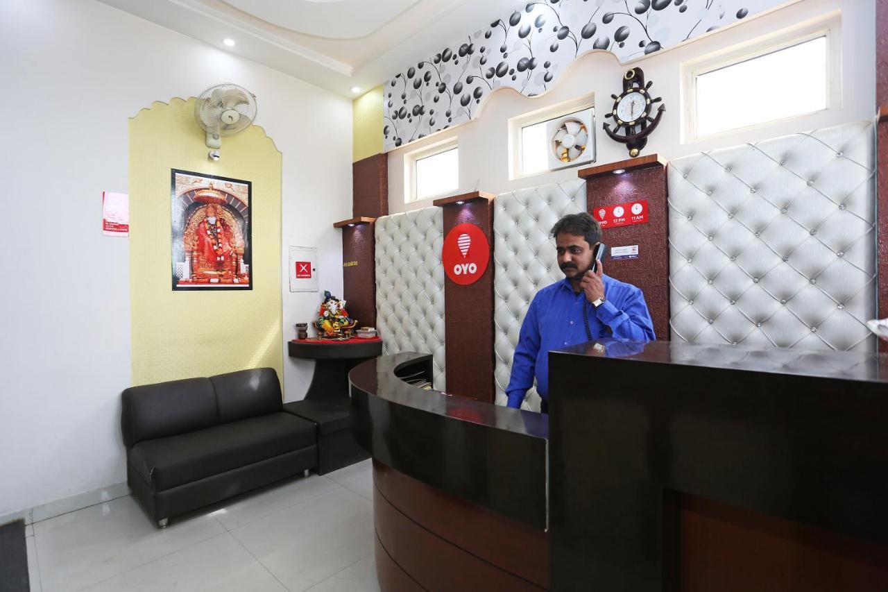 Oyo 3202 Gayatri Residency Hotel 3*