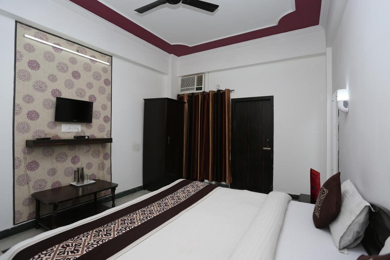 Priya Hotel 3*