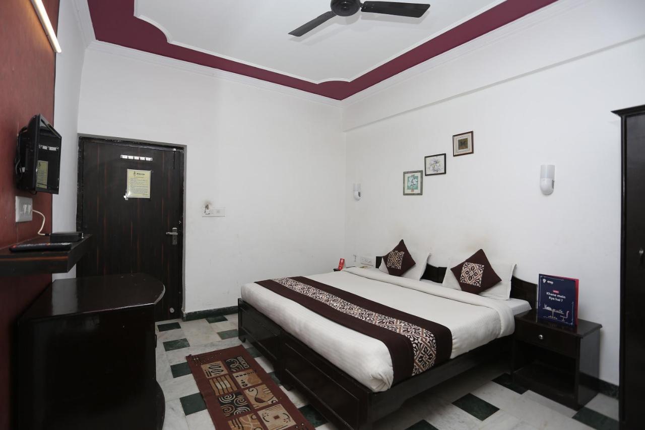 Hotel Priya 3*