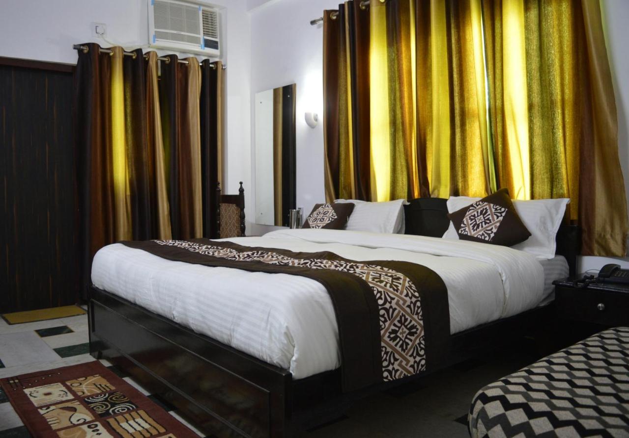 Priya Hotel Agra (Uttar Pradesh)