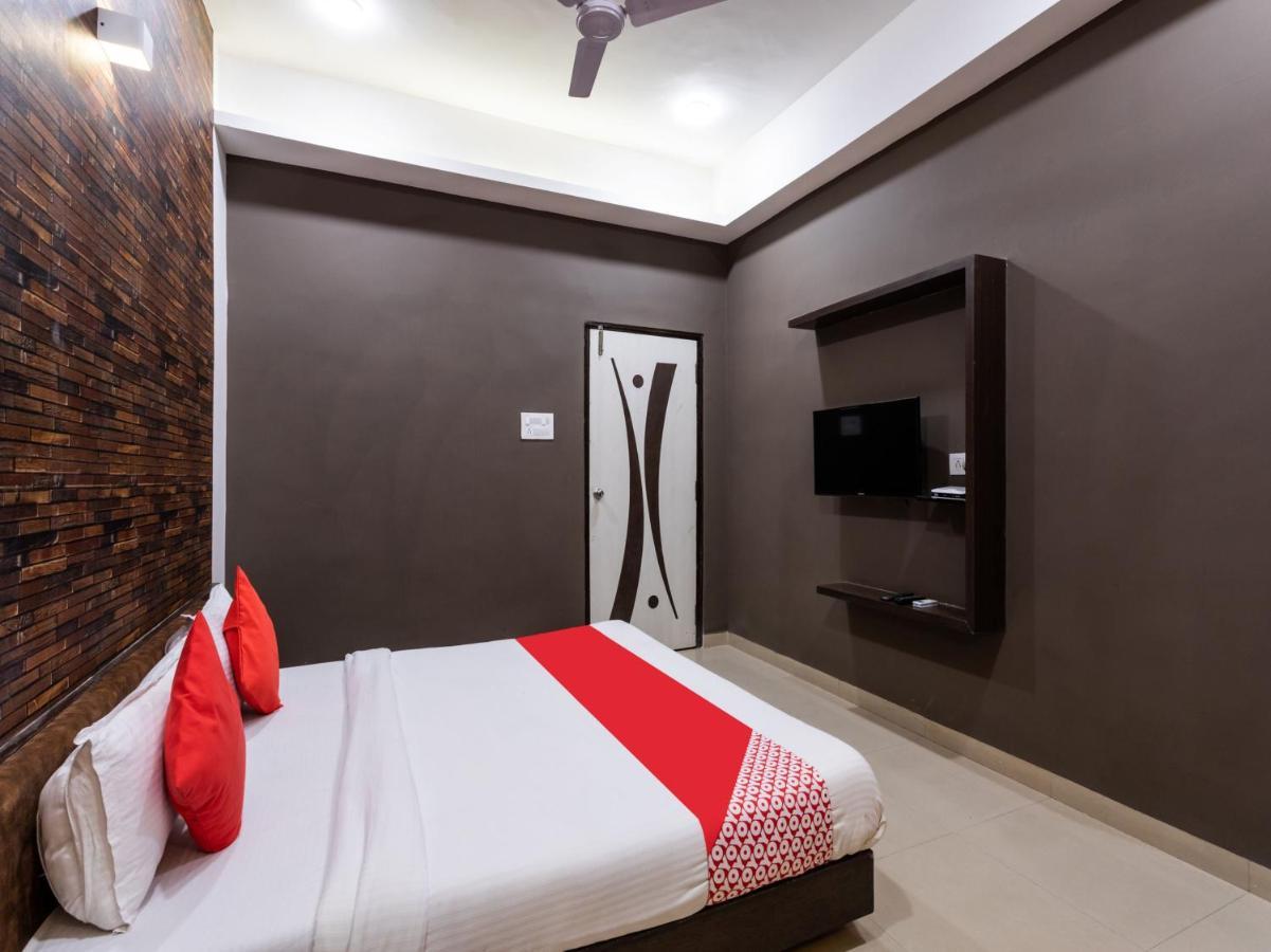 Oyo 72937 Tyagraj Hotel 3*