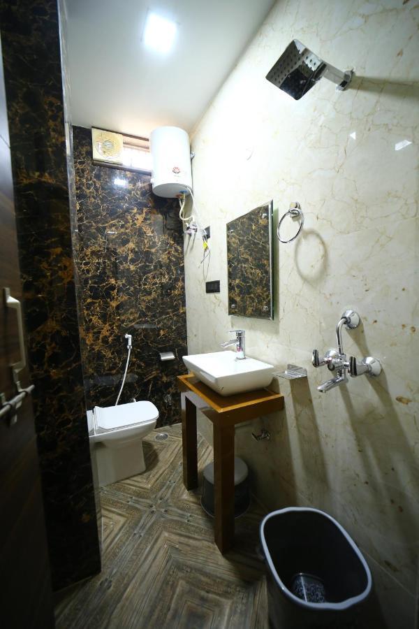 Guest house Byke Ride - Walkable From Agra Cantt Railway Station *