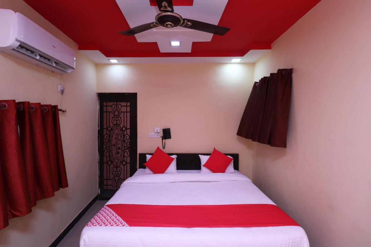Hotel Oyo 37887 Sikandra Palace & Restaurant 3*