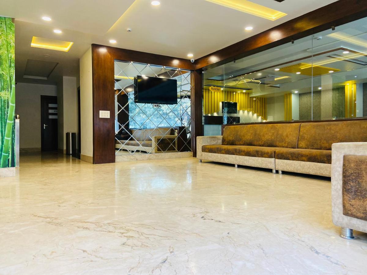 Hotel World Link 3*
