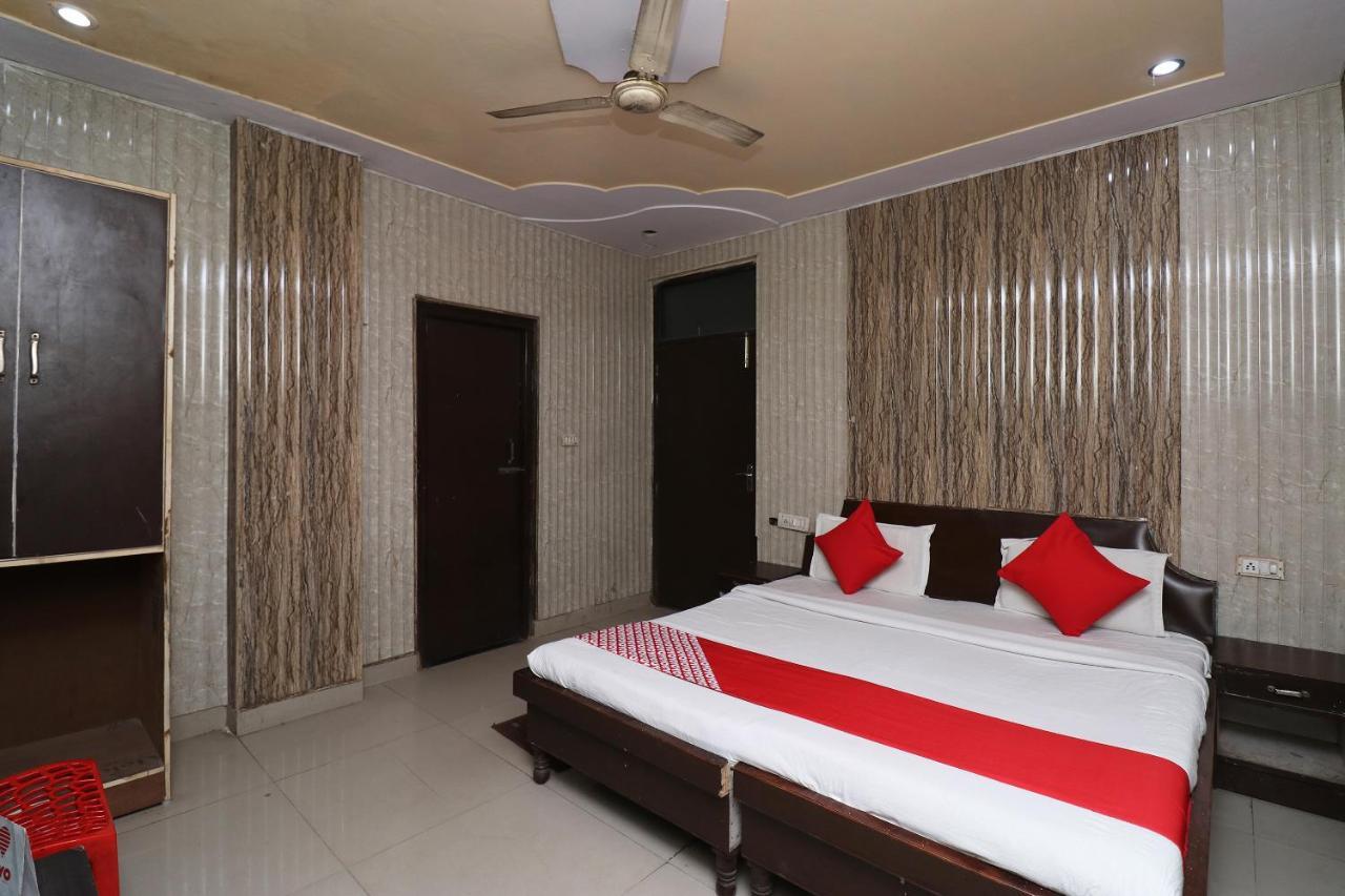Oyo Flagship 29742 Seva & Restaurant Hotel Agra (Uttar Pradesh)