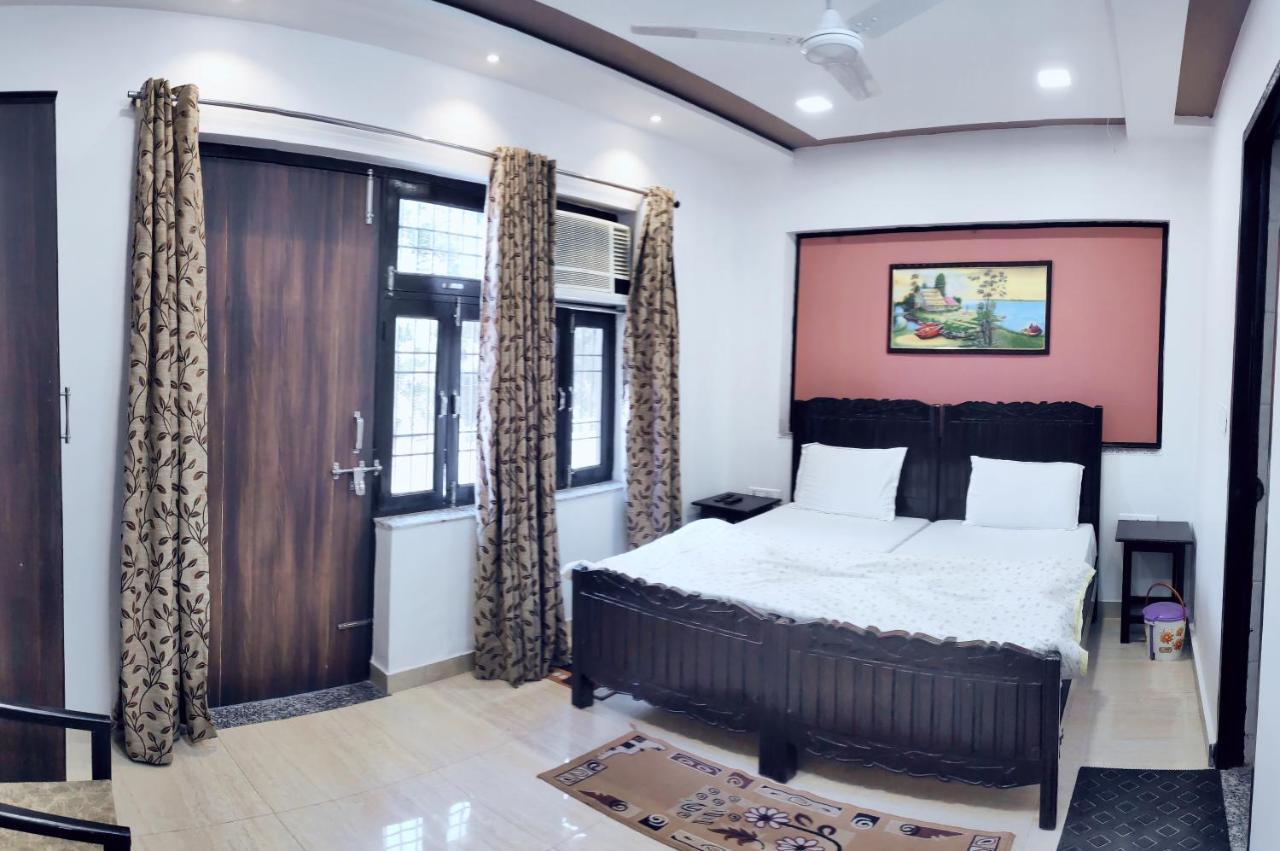 Bed & Breakfast Luxury Taj Homestay, 1km Walking Distance From Taj Mahal East Gate *