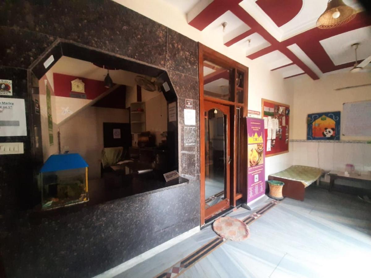 Hostel Friends & Agra (Uttar Pradesh)