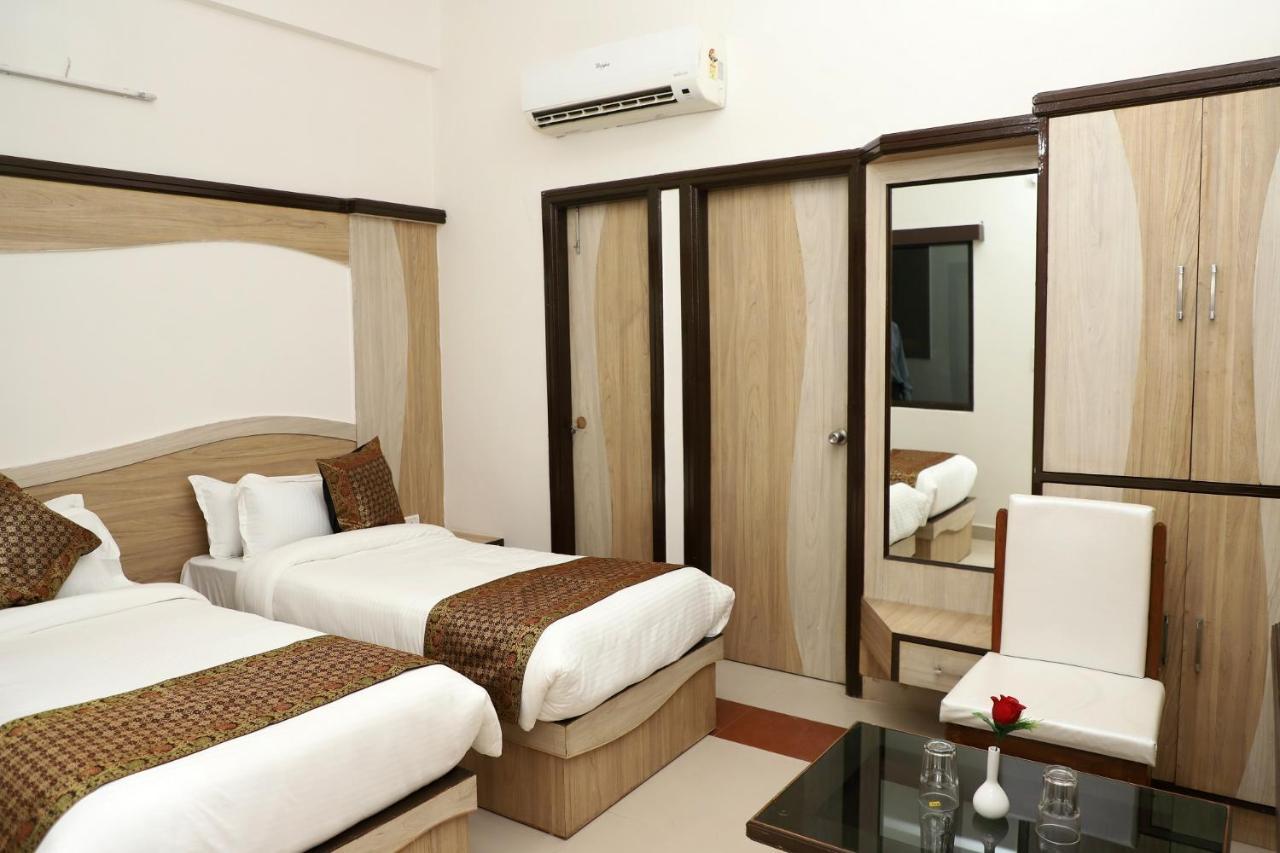 Capital O 46229 Hotel The Golden Bird Hotel Agra (Uttar Pradesh)