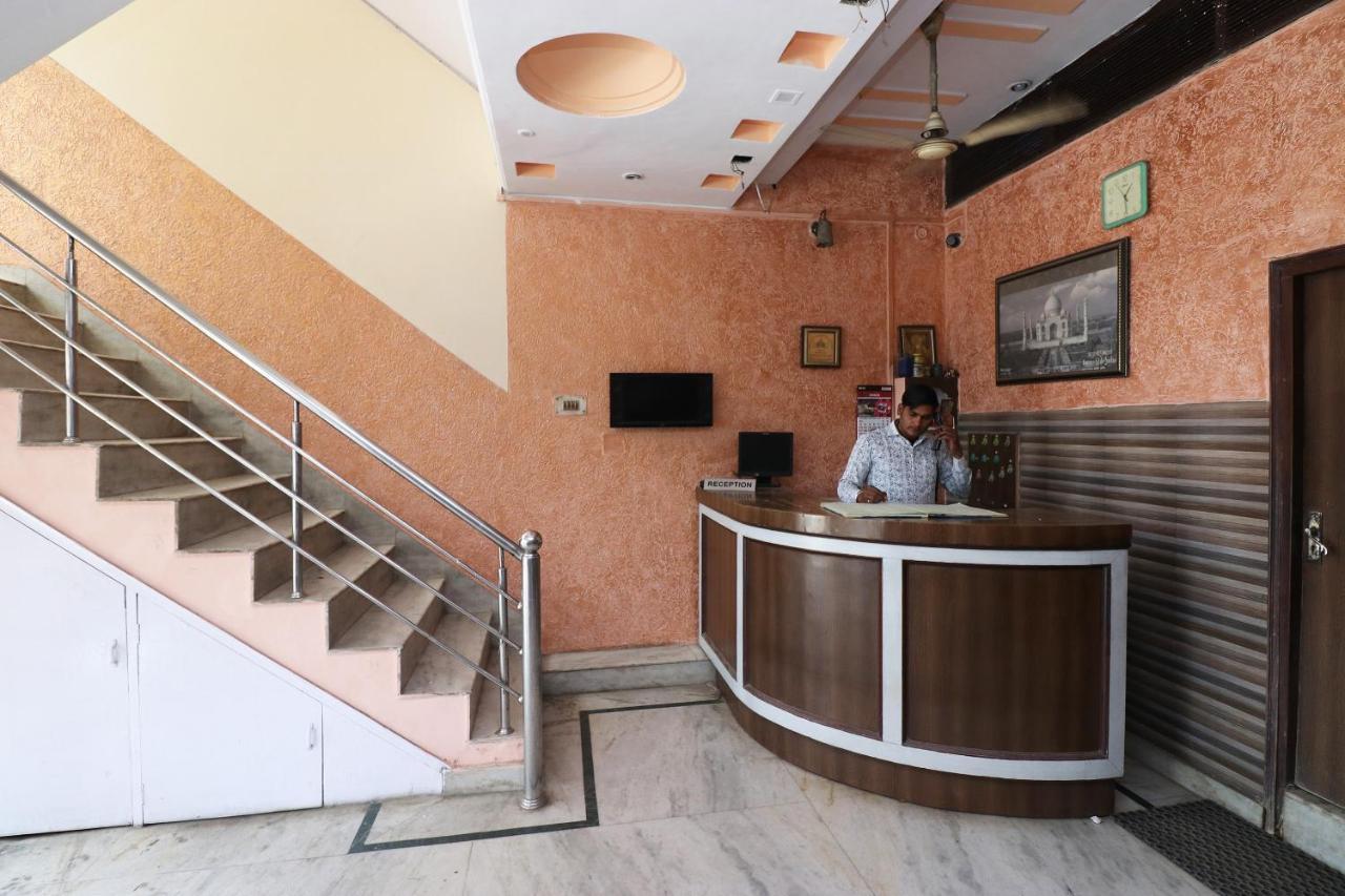 Hotel Oyo Flagship 29742 Seva & Restaurant 3*