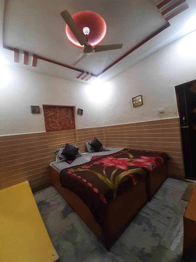 Hostel Friends & Agra (Uttar Pradesh)
