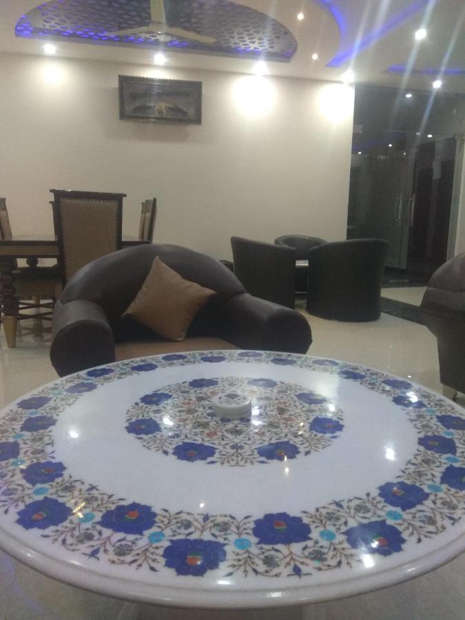 Taj Village - Taj Mahal Distance Only 700 Meter Bed & Breakfast