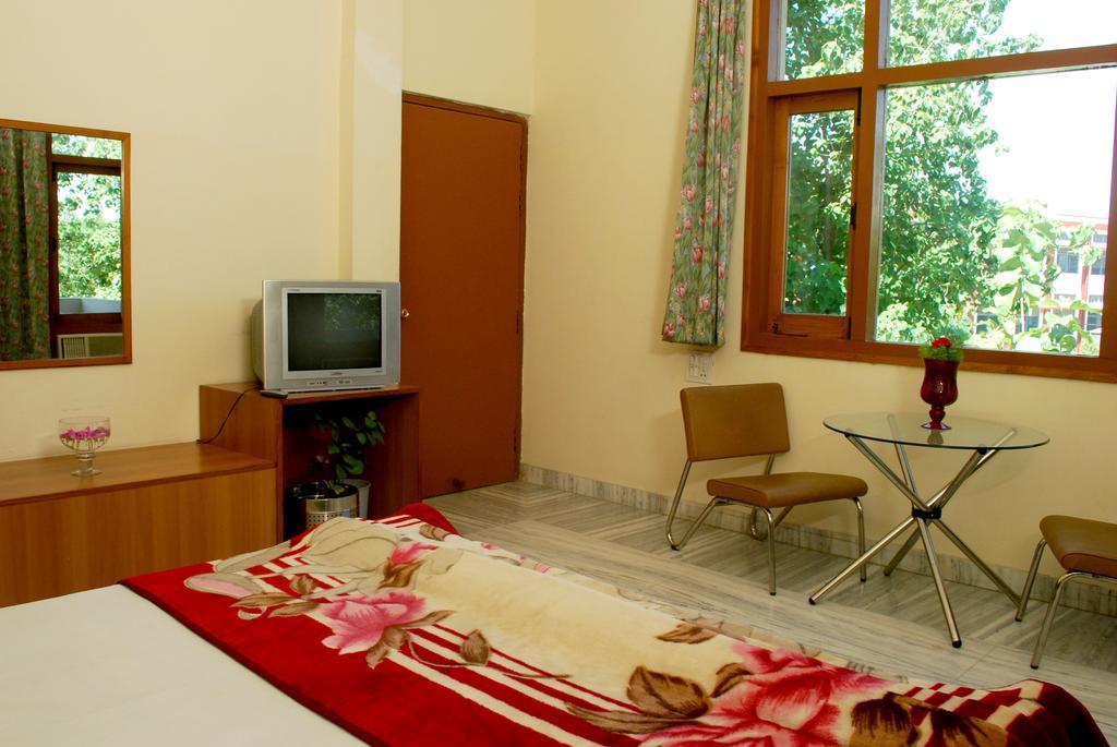 Chandra Pushp Palace Agra (Uttar Pradesh)