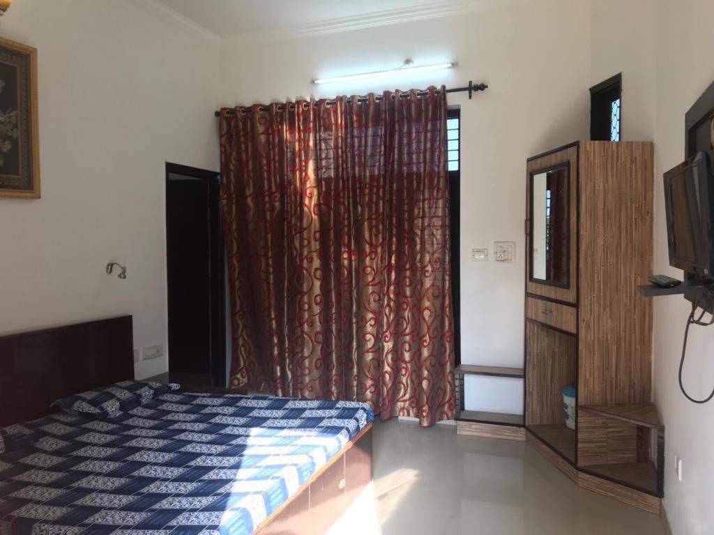 Sai Bed & Breakfast- Near Tajmahal * Agra (Uttar Pradesh)