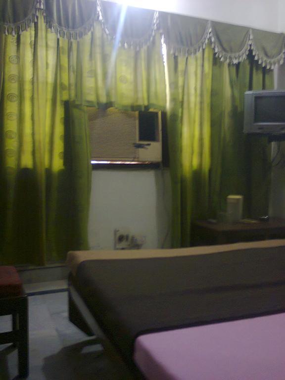 Aditya Palace Hotel Agra (Uttar Pradesh)