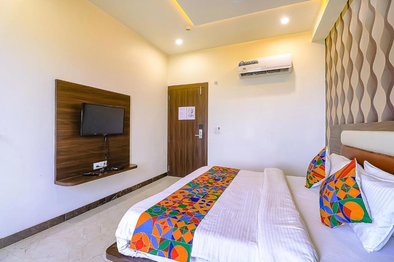Hotel Fabhotel World Link 3*