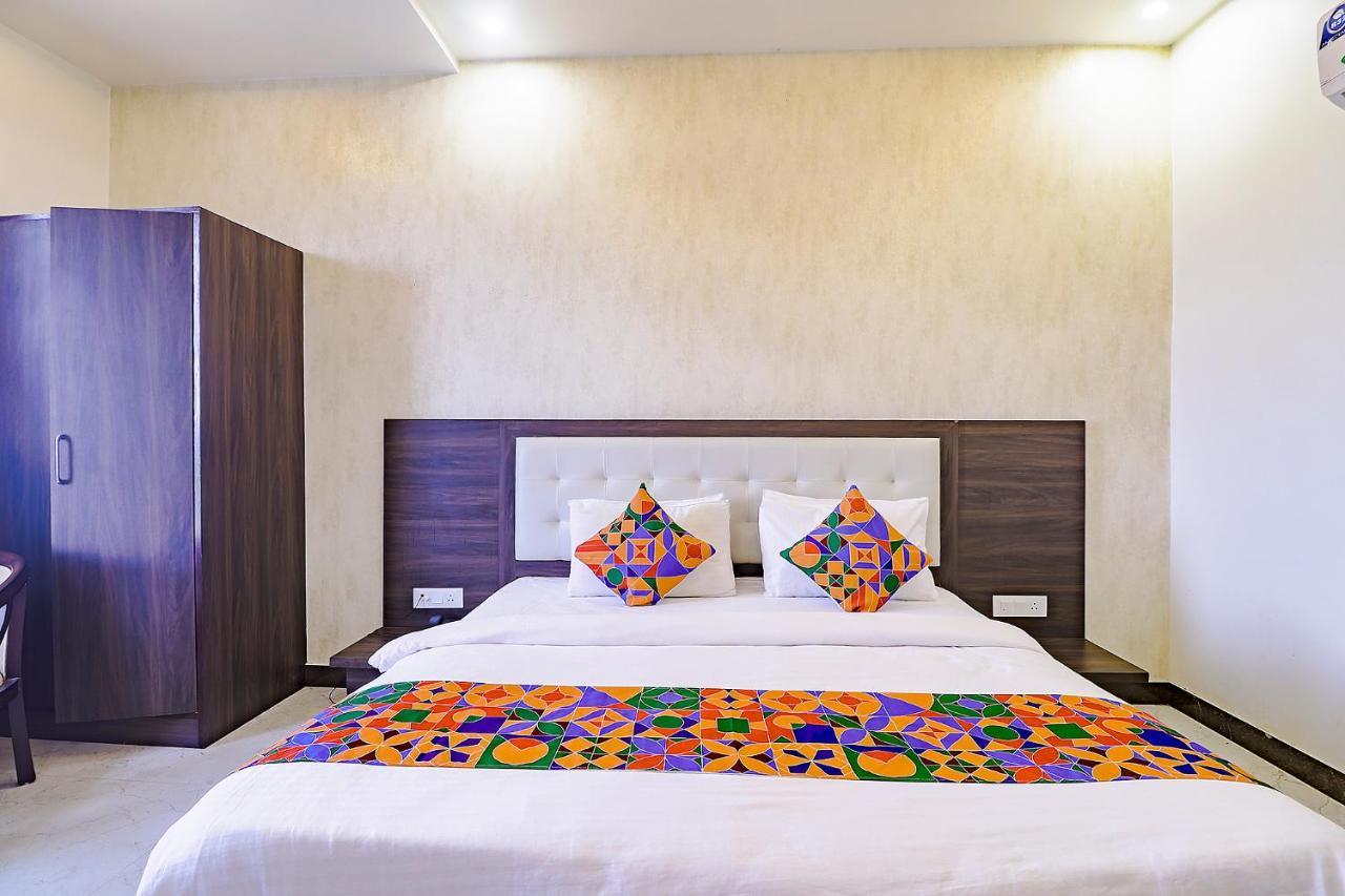 Fabhotel World Link