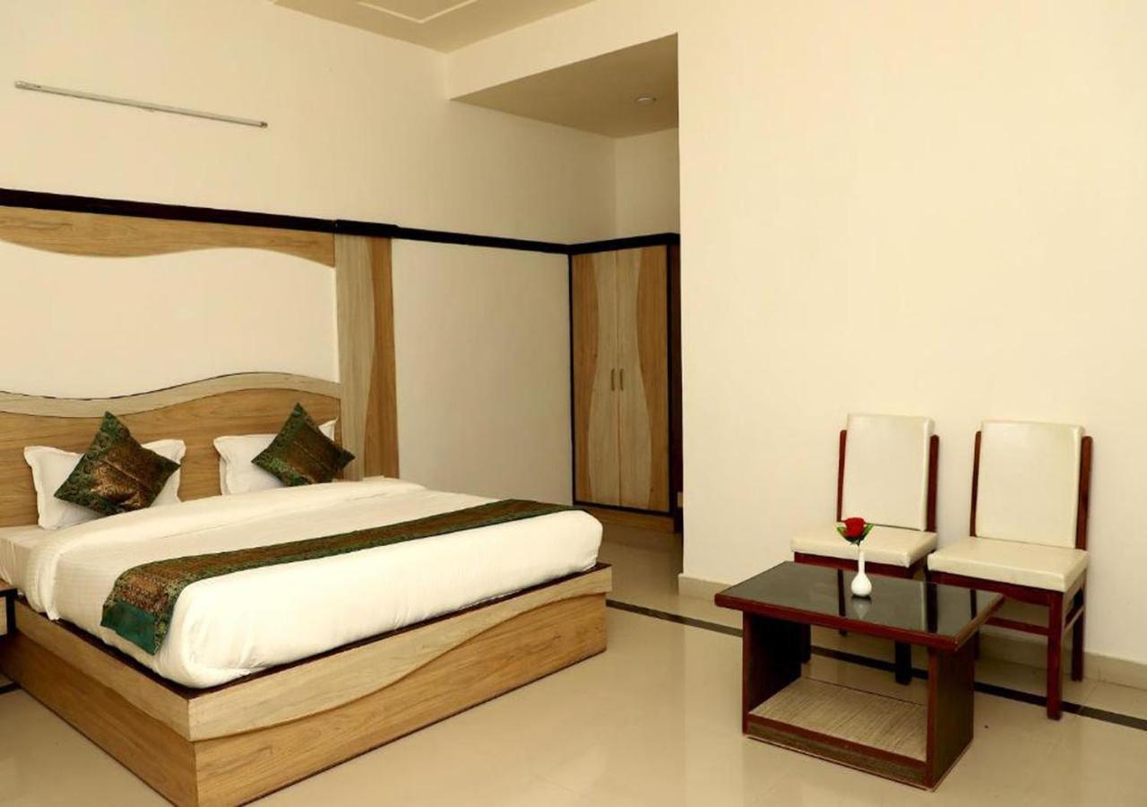 Hotel The Golden Mahal *