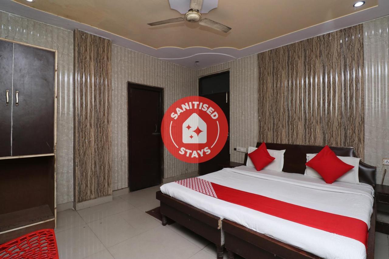 Oyo Flagship 29742 Seva & Restaurant 3*