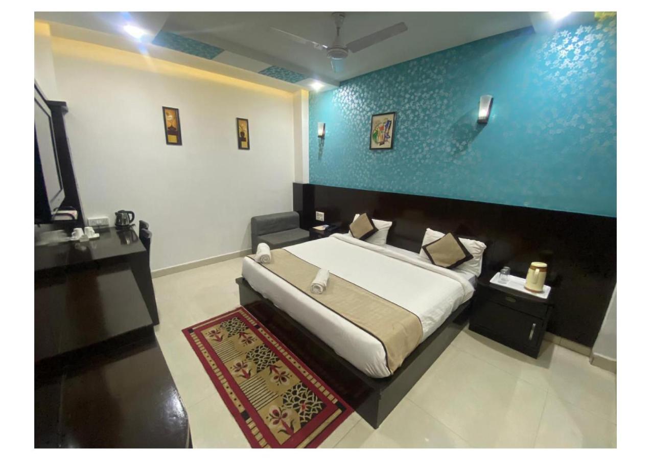 Hotel Dazzling East Gate 3*