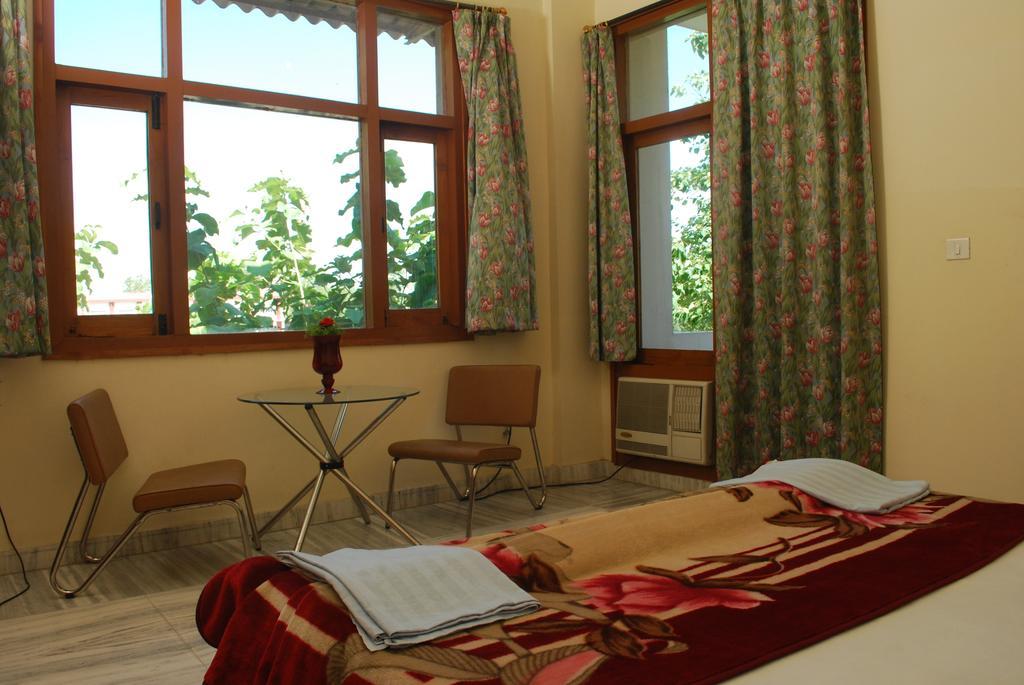 Hotel Chandra Pushp Palace Agra (Uttar Pradesh)