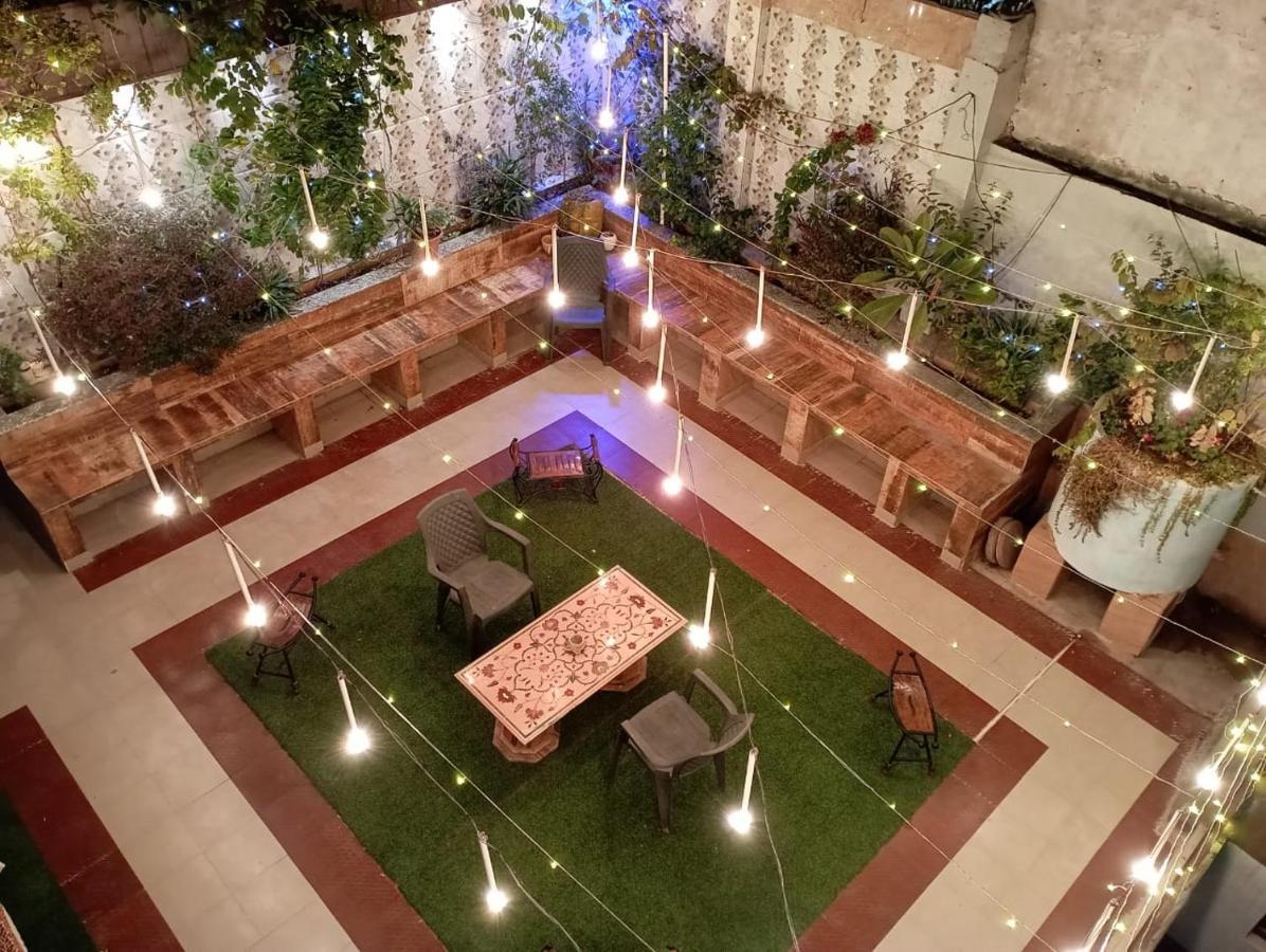 Homestay The Hideout Agra Near Taj *