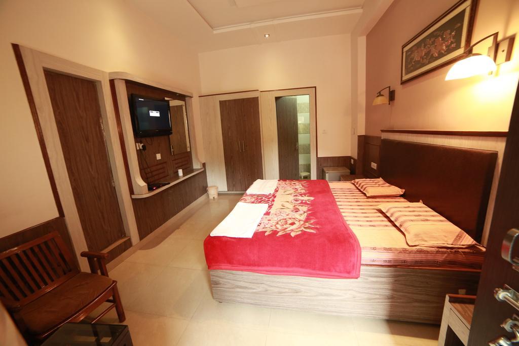 Hotel Sidhartha Walking Distance From Tajmahal Agra (Uttar Pradesh)