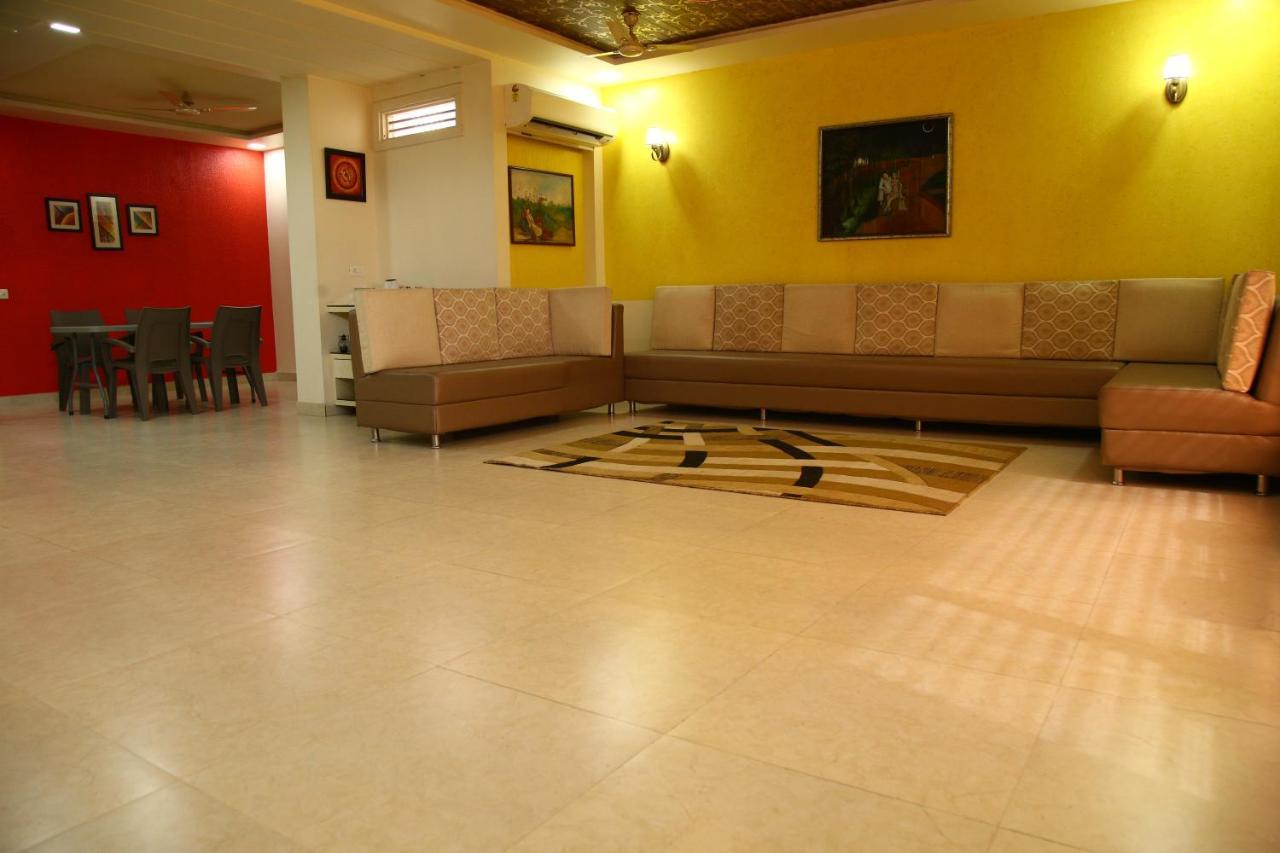 Villa 21 Agra 2*