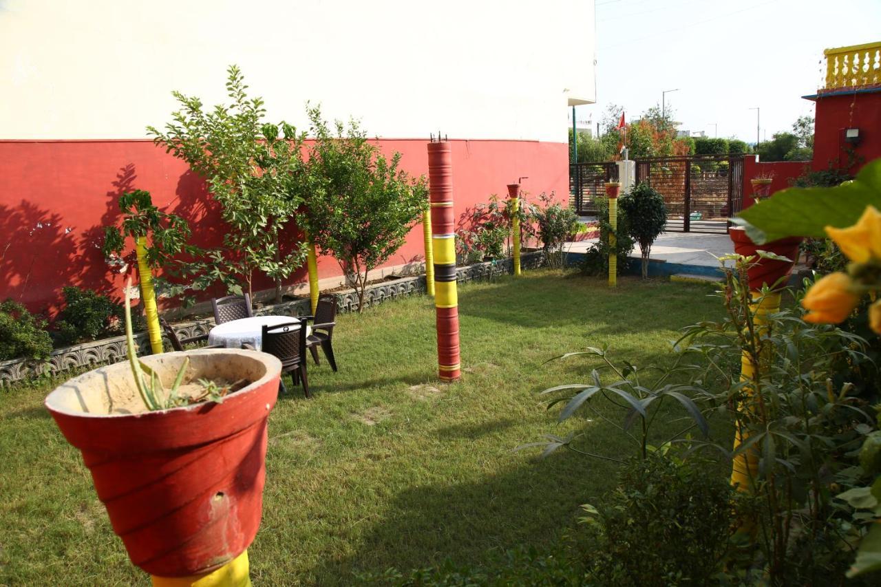 Villa 21 Agra Bed & Breakfast 2*